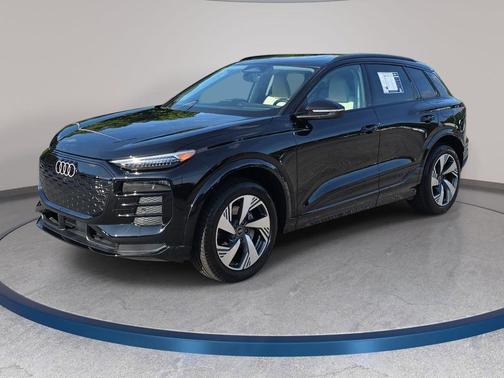 Mythos Black Metallic 2025 Audi Q6 e-tron Premium Plus quattro