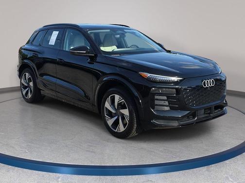 Mythos Black Metallic 2025 Audi Q6 e-tron Premium Plus quattro