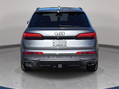 Samurai Gray Metallic 2026 Audi Q7 55 Premium Plus