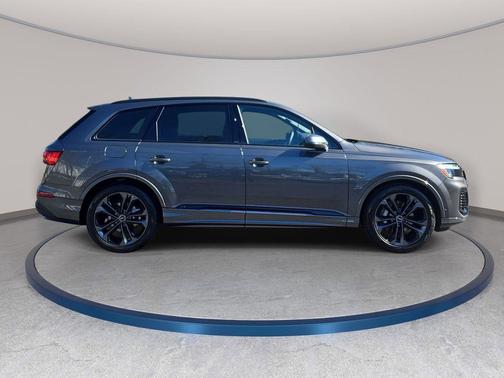 Samurai Gray Metallic 2026 Audi Q7 55 Premium Plus