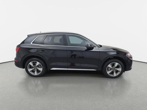 2023 Audi Q5 40 Premium Plus
