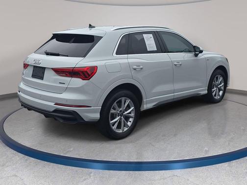 Glacier White Metallic 2023 Audi Q3 45 S line Premium Plus