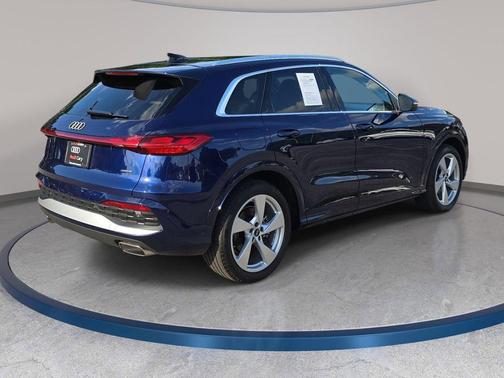 Navarra Blue Metallic 2025 Audi Q5 Prestige TFSI quattro S tronic