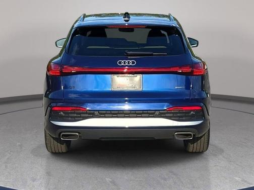 Navarra Blue Metallic 2025 Audi Q5 Prestige TFSI quattro S tronic