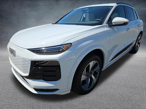 Glacier White Metallic 2025 Audi Q6 e-tron Premium Plus quattro