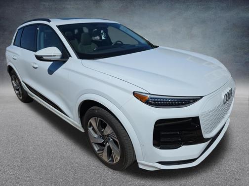 Glacier White Metallic 2025 Audi Q6 e-tron Premium Plus quattro