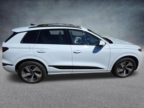Glacier White Metallic 2025 Audi Q6 e-tron Premium Plus quattro