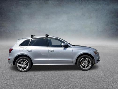 Florett Silver Metallic 2016 Audi Q5 3.0T Premium Plus