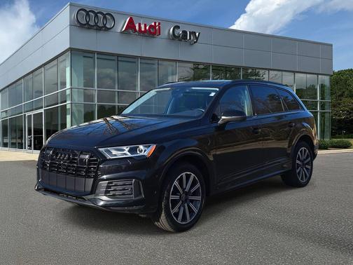 2023 Audi Q7 45 Premium Plus