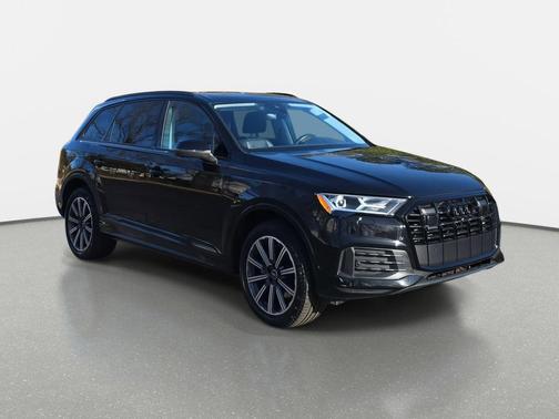 2023 Audi Q7 45 Premium Plus