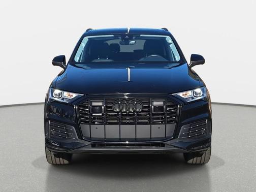 2023 Audi Q7 45 Premium Plus