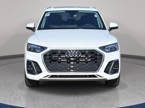 Glacier White Metallic 2025 Audi Q5 55 S line Premium Plus