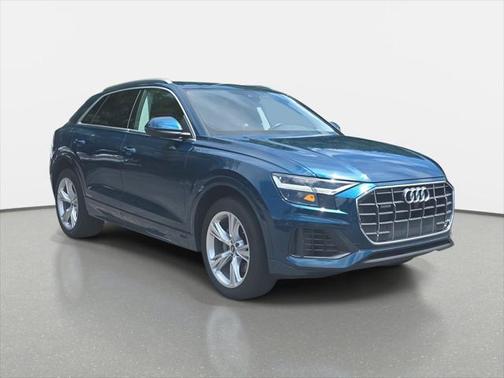2022 Audi Q8 55 Premium