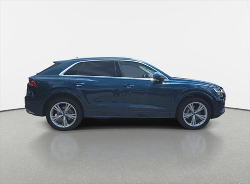 2022 Audi Q8 55 Premium