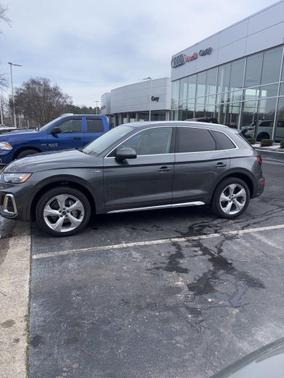 2023 Audi Q5 45 S line Premium Plus