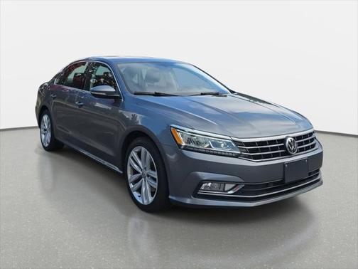 2018 Volkswagen Passat 2.0T SE