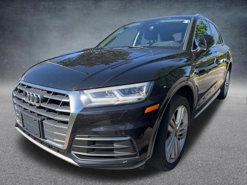 Mythos Black Metallic 2018 Audi Q5 2.0T Tech Premium