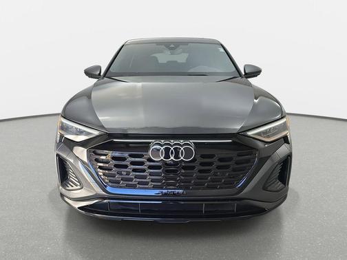 2024 Audi Q8 e-tron Prestige