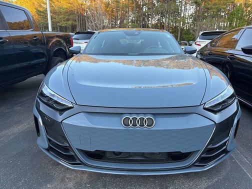 Kemora Gray Metallic 2023 Audi e-tron GT Premium Plus quattro