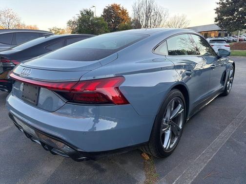 Kemora Gray Metallic 2023 Audi e-tron GT Premium Plus quattro