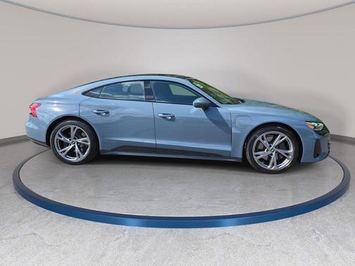 Kemora Gray Metallic 2023 Audi e-tron GT Premium Plus quattro