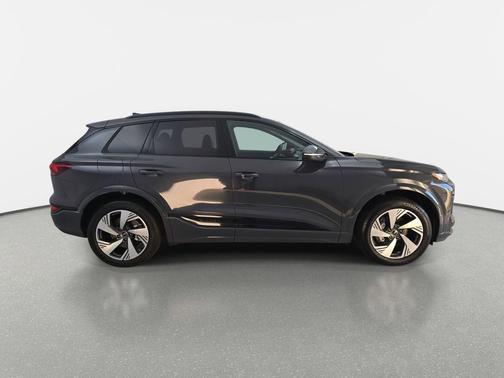 2025 Audi Q6 e-tron Premium Plus quattro