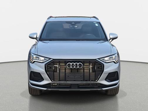 Florett Silver Metallic 2023 Audi Q3 Premium 40 TFSI quattro Tiptronic