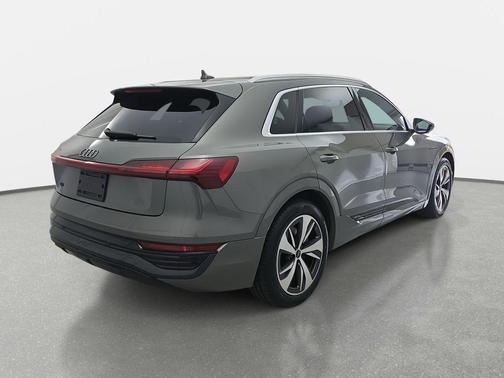 2024 Audi Q8 e-tron Premium Plus