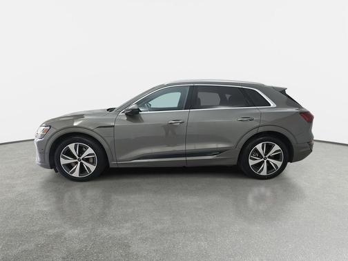 2024 Audi Q8 e-tron Premium Plus