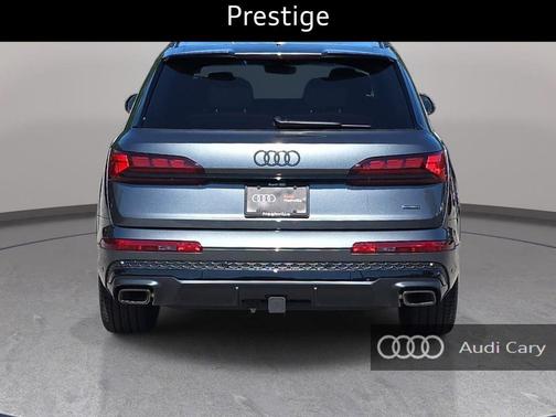 Daytona Gray Pearl Effect 2026 Audi Q7 55 Prestige