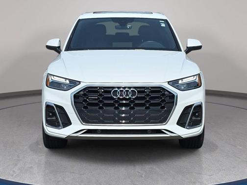 Glacier White Metallic 2023 Audi Q5 45 S line Premium