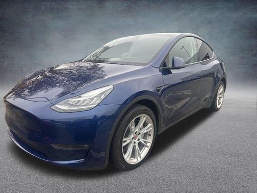 2022 Tesla Model Y Long Range Dual Motor All-Wheel Drive