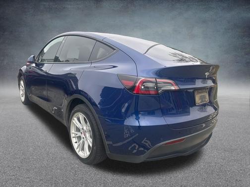 2022 Tesla Model Y Long Range Dual Motor All-Wheel Drive