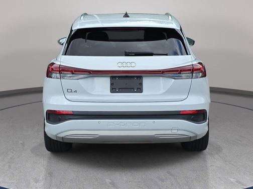 Glacier White Metallic 2023 Audi Q4 e-tron Premium Plus 40 RWD