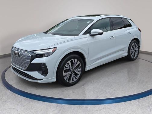 Glacier White Metallic 2023 Audi Q4 e-tron Premium Plus 40 RWD