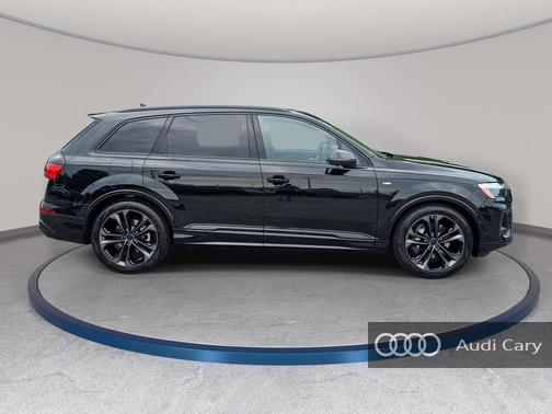 Black 2026 Audi Q7 55 Prestige