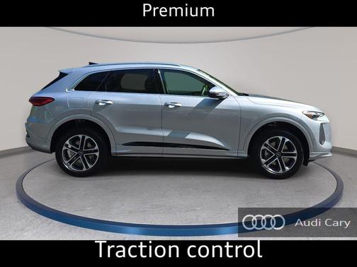 Florett Silver Metallic 2026 Audi Q5 Premium TFSI quattro S tronic