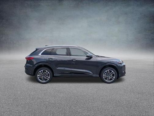 2025 Audi Q5 Premium