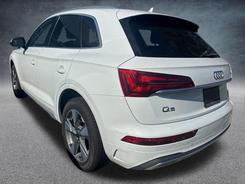 2024 Audi Q5 40 Premium