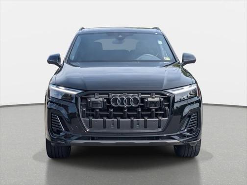 2025 Audi Q7 45 Premium Plus