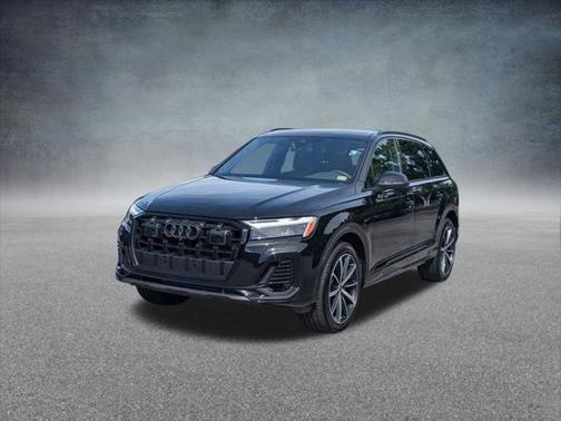 2025 Audi Q7 45 Premium Plus