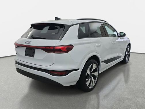 2025 Audi Q6 e-tron Premium Plus quattro