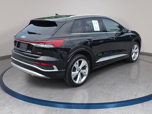 Mythos Black Metallic 2023 Audi Q4 e-tron Prestige 50 quattro