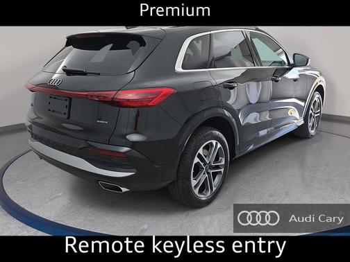 Mythos Black 2026 Audi Q5 Premium TFSI quattro S tronic
