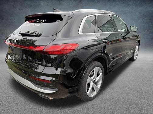 Black Metallic 2025 Audi Q5 Prestige TFSI quattro S tronic