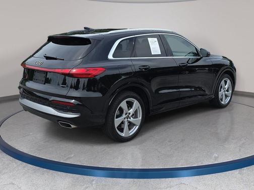 Black Metallic 2025 Audi Q5 Prestige TFSI quattro S tronic