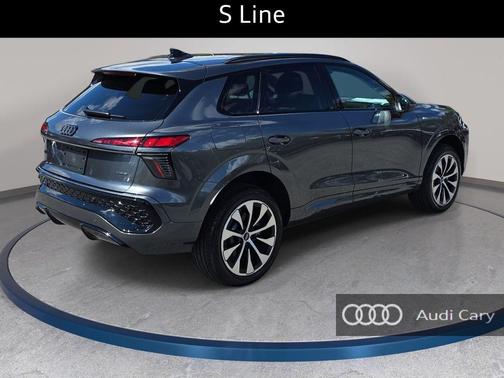 Daytona Gray Pearl Effect 2026 Audi Q3 S line