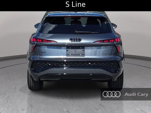 Daytona Gray Pearl Effect 2026 Audi Q3 S line