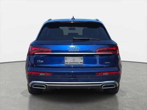2022 Audi Q5 45 S line Prestige