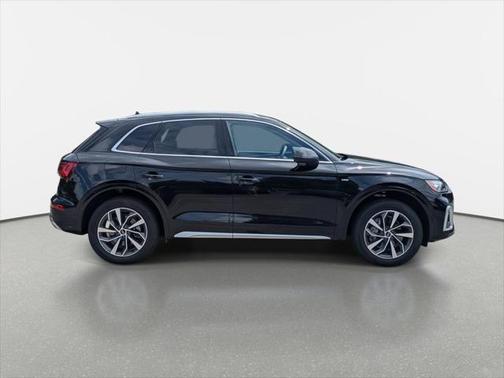 2024 Audi Q5 45 S line Premium